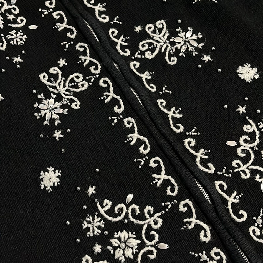 Vintage Erika women’s medium black snowflake beaded sweater vest winter - Picture 3 of 5